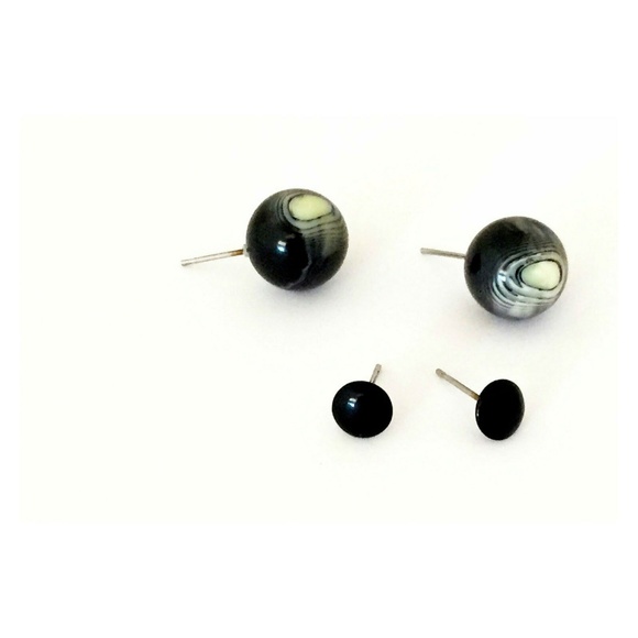 Black Vintage Lucite Hoop and Stud Earrings Set - Picture 4 of 5